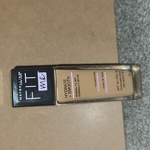 🩷3/$15🩷Maybelline Fit me 310 sun beige